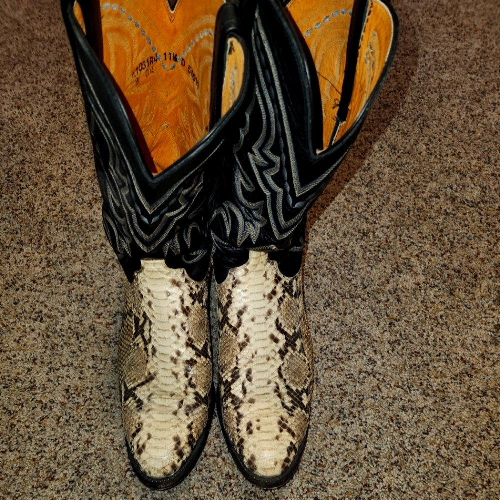 Mens 1883 Lucchese Python boots size 11.5